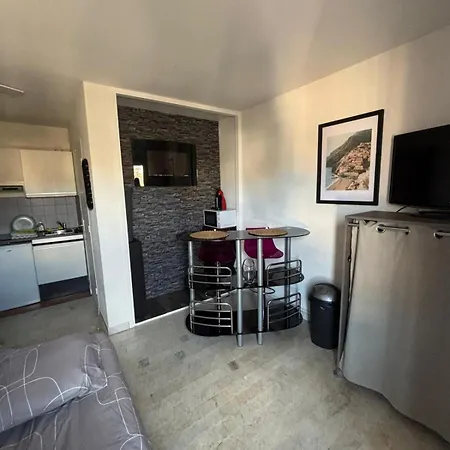 Petit Cocon Entre Port Et *